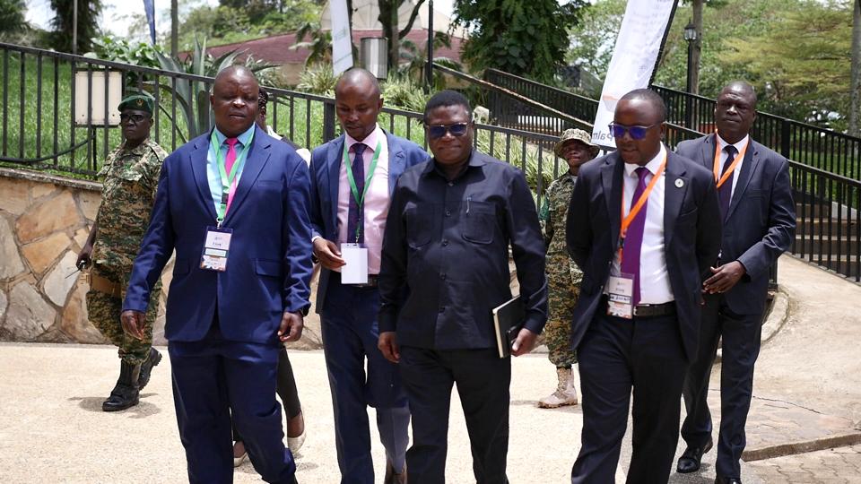 Minister Mao advocates for amendments in land law