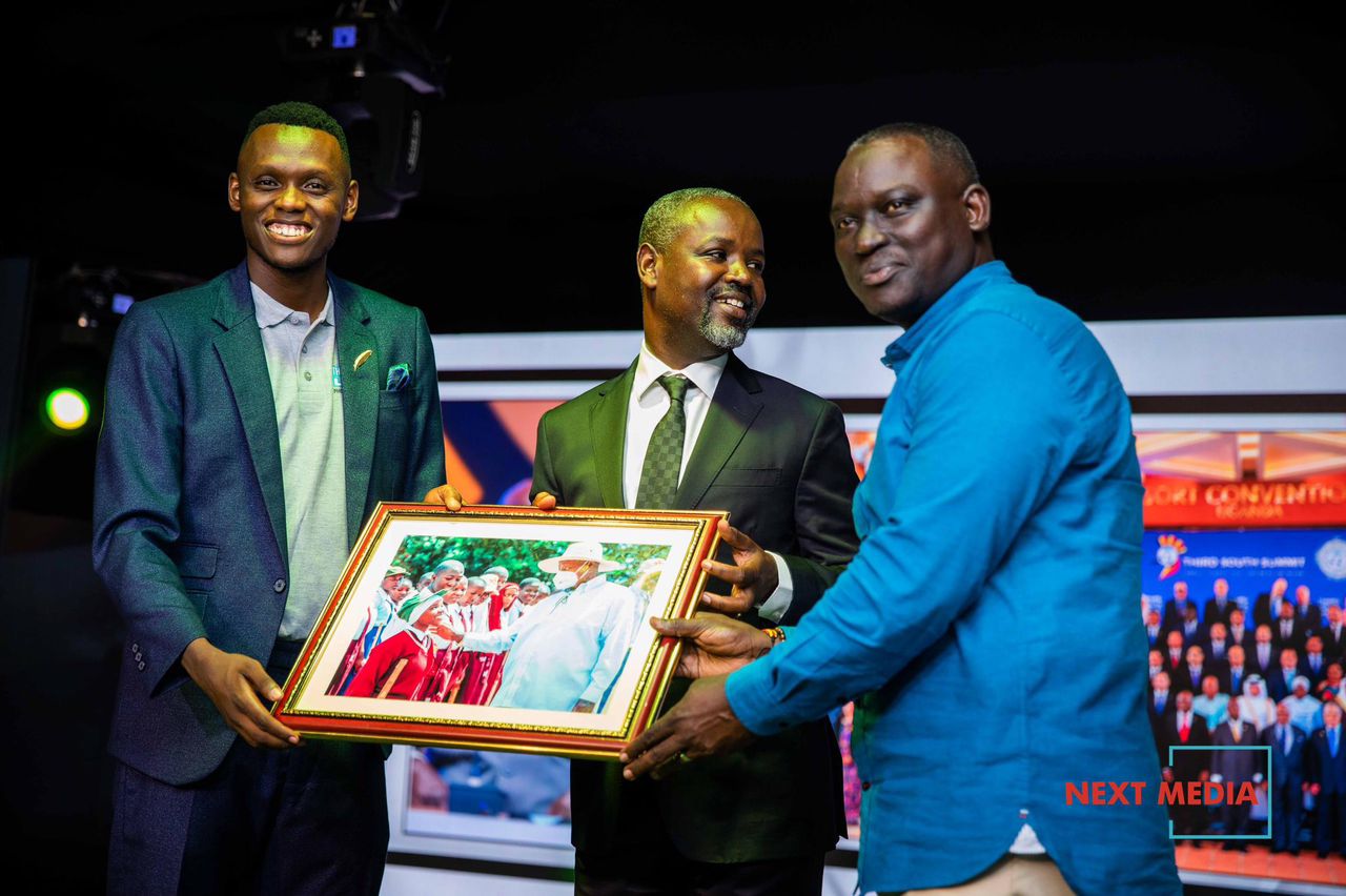 PICTURES: Isaano shines with 'Through the Lens' photo exhibition