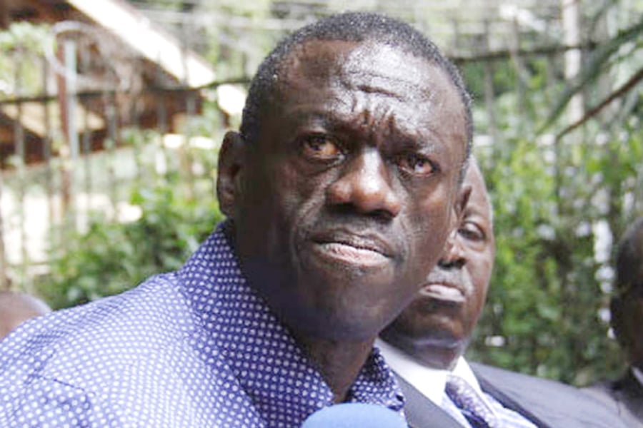 Besigye condemns police attack on Kyagulanyi