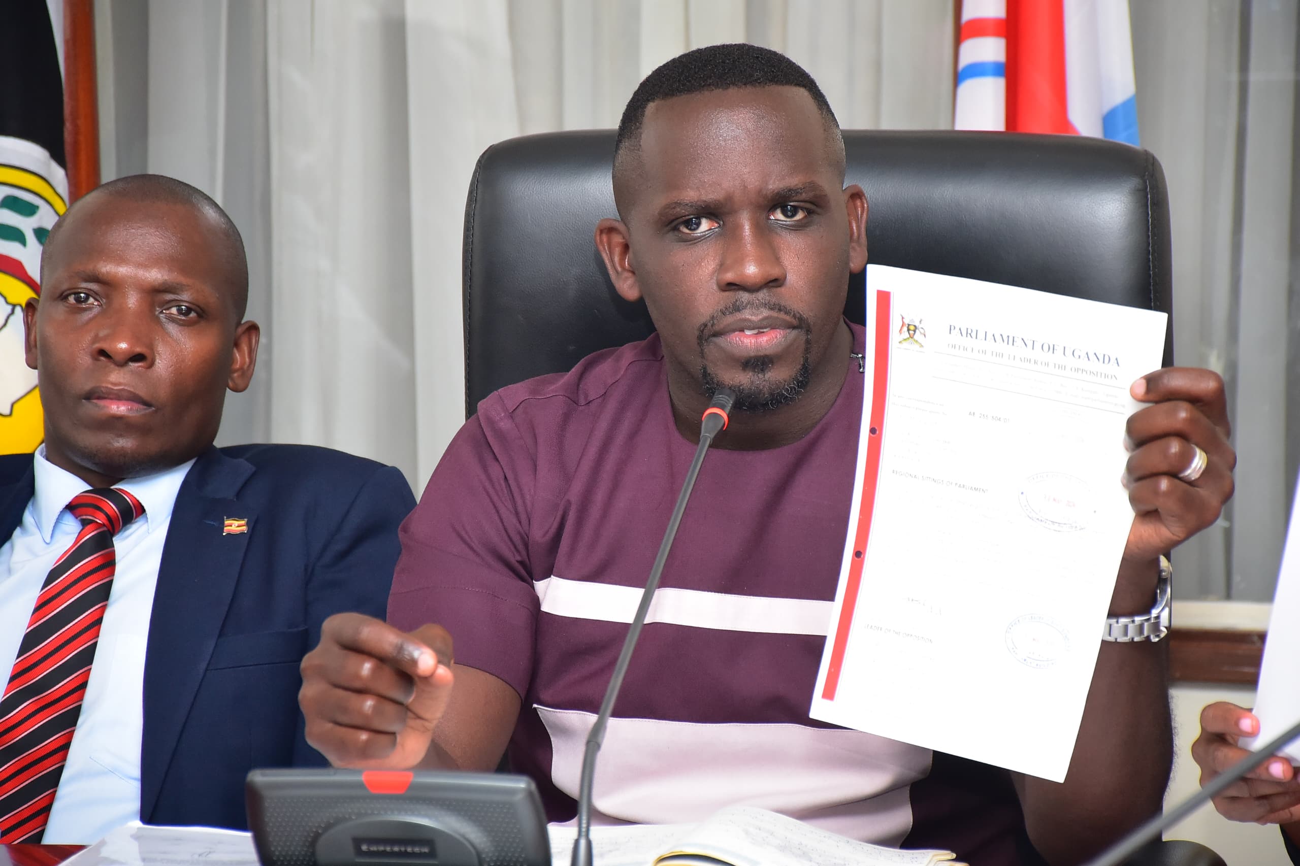 LOP criticizes Parliamentary decentralization costs.