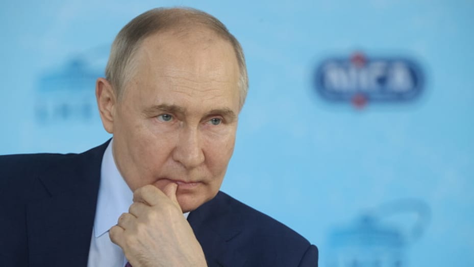 Sable-rattling Putin draws new red line on long-range missiles