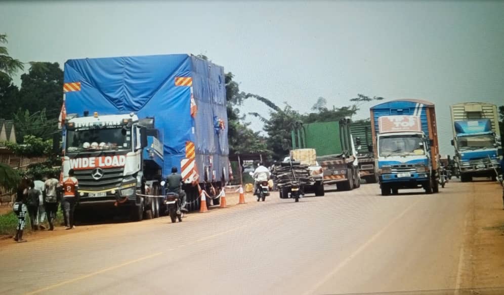 Trucks parking on roadside blamed for accidents in Hoima