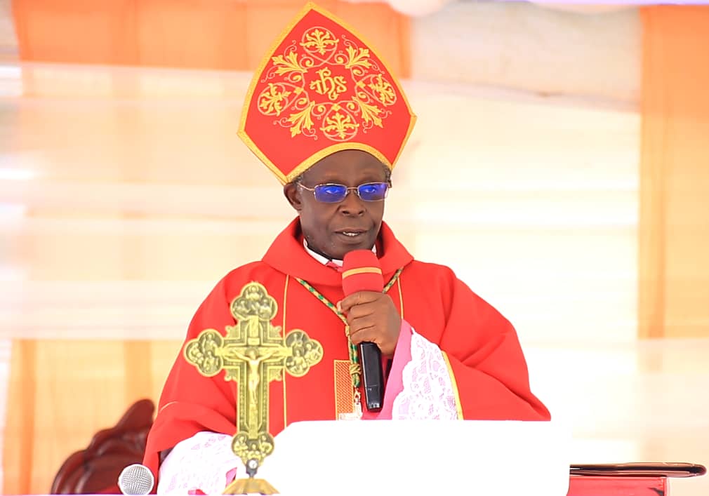 Bishop warns against showboating in church