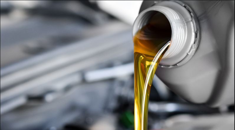 Oil Mismatch: What Happens When You Mix Different Engine Oils?