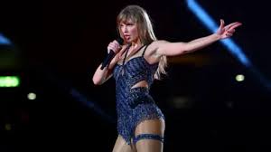 Swift backs Harris in post signed 'Childless Cat Lady'