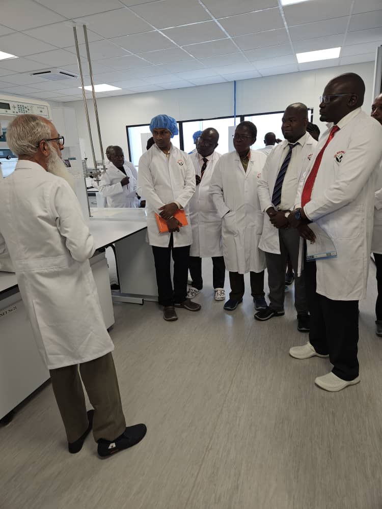 Parliament's health committee inspects Dei BioPharma vaccine manufacturing plant