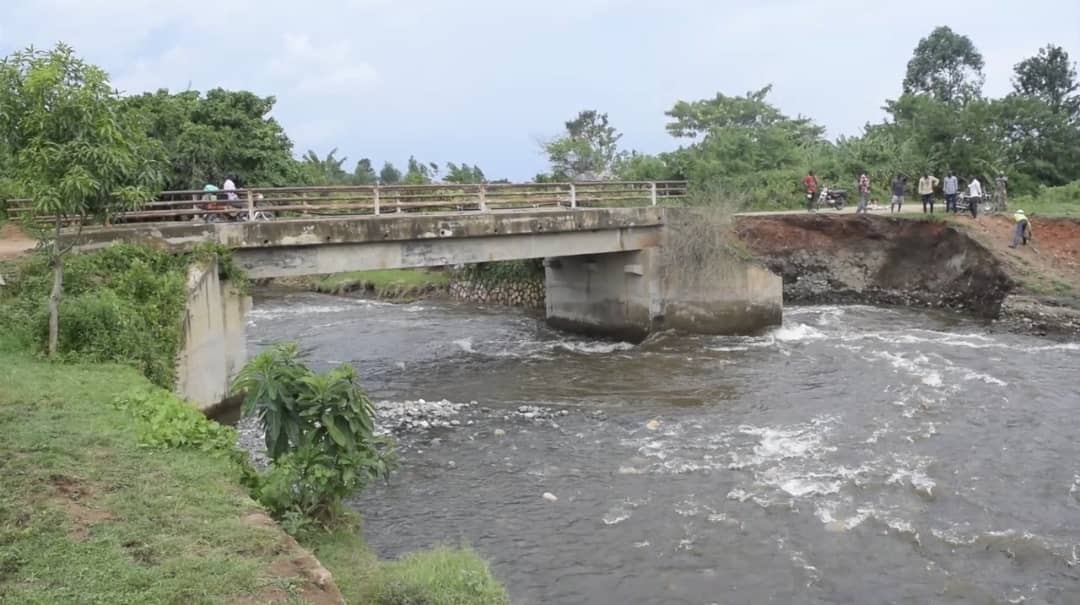 Floods damage Kasese's Nkoko Bridge, cut off sub-county from township