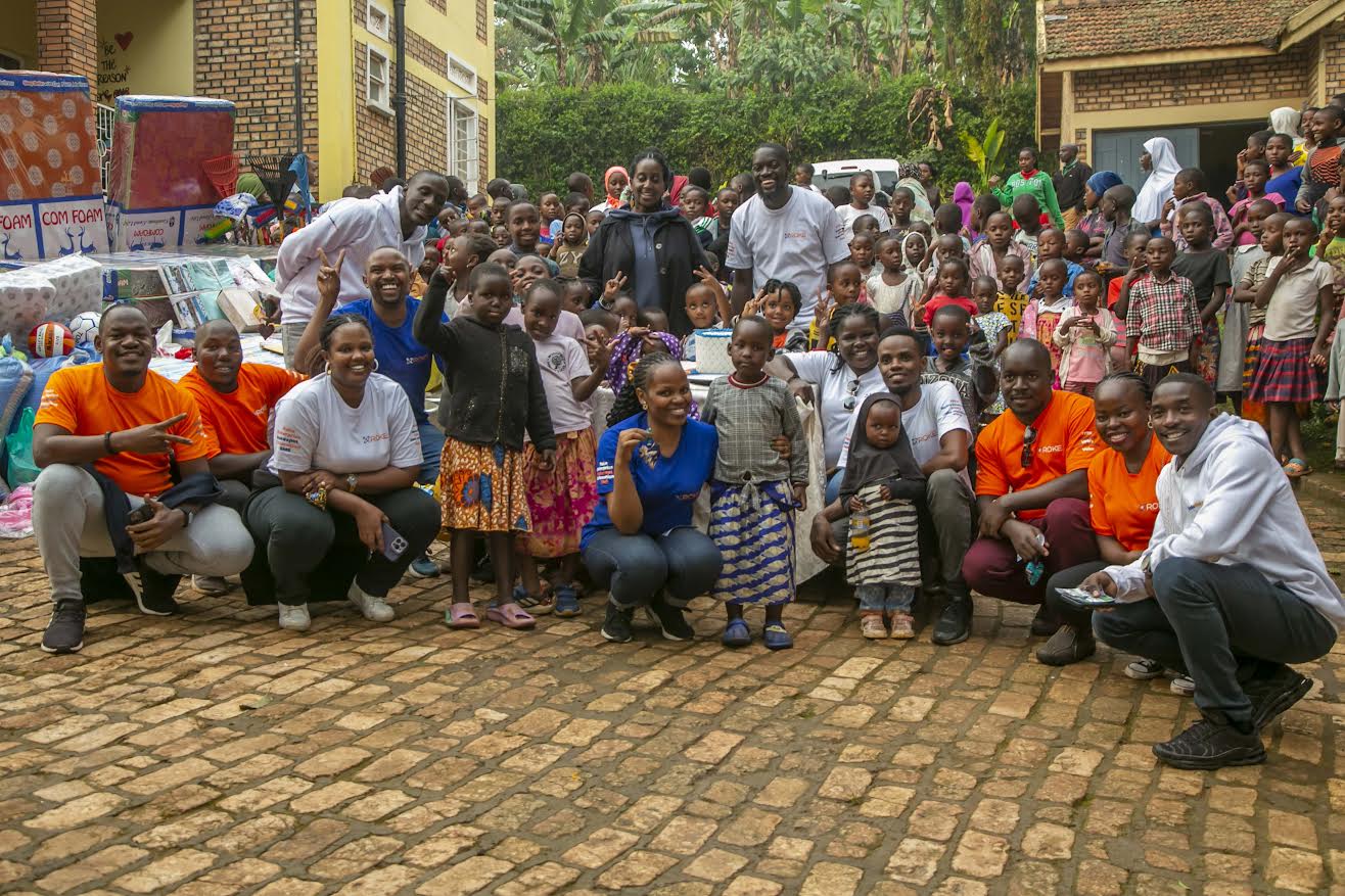 Roke Telkom donates to Kabale girls' school