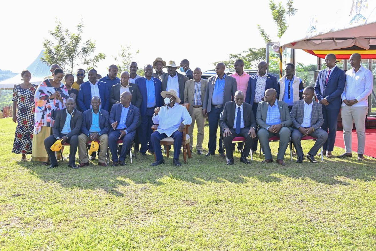 Museveni tips Isingiro farmers on boosting productivity