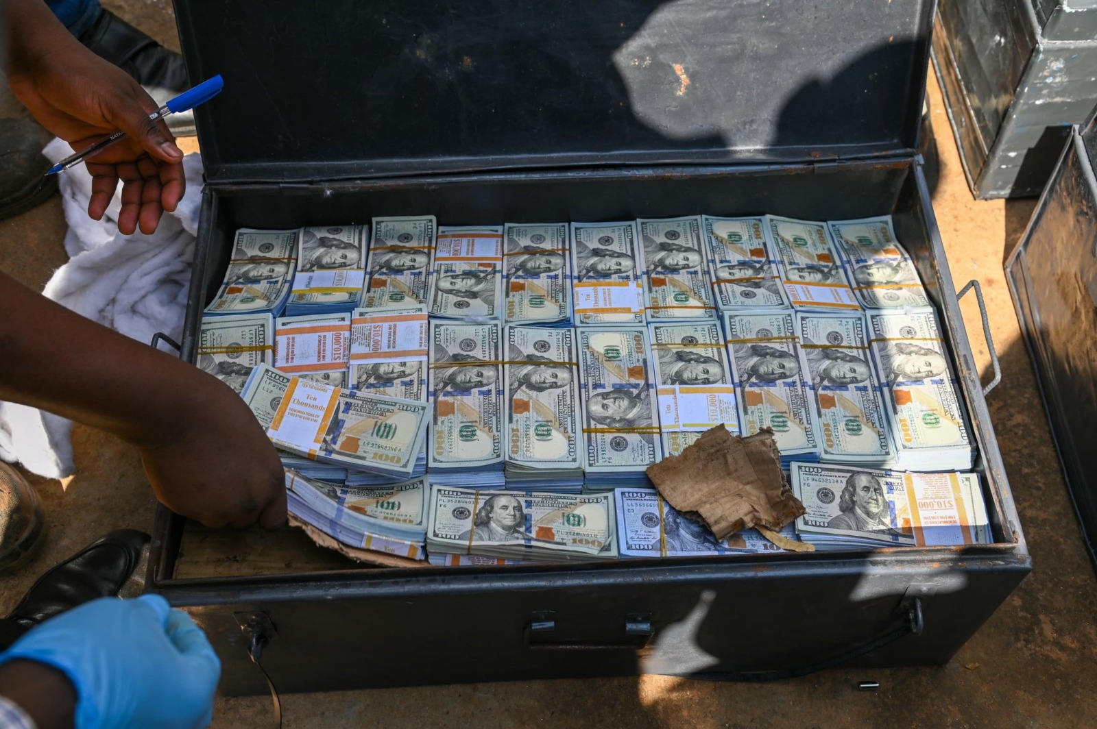 SH-ACU busts fraudsters with $2 million in counterfeit currency in Entebbe