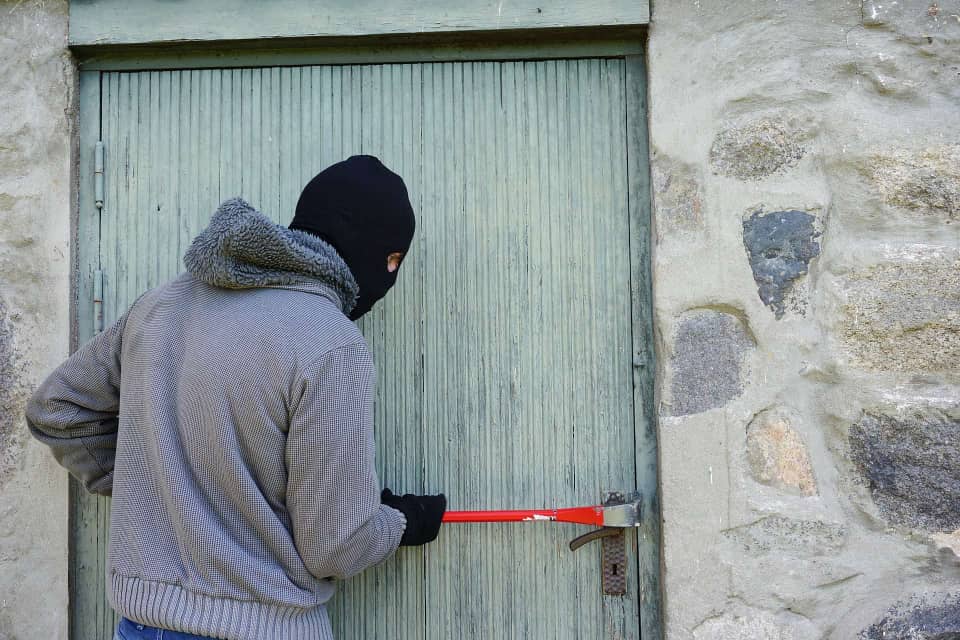 Residents Raise Alarm Over Rising Housebreaks in Ibanda as Christmas Approaches