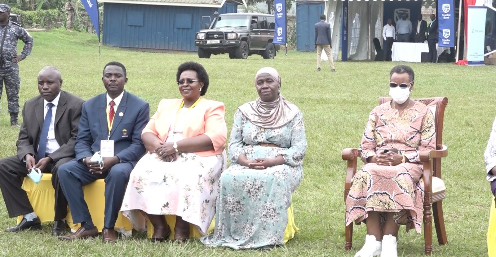 Minister of Education Urges Private Schools to Stop Hiring Government Teachers