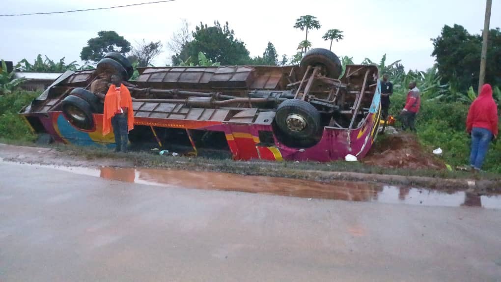 Several Injured as Soroti-Bound Bus Overturns on Katosi-Nyenga Road