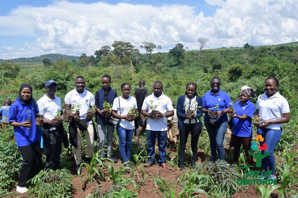 How Workplace Leaders Can Influence and drive Sustainability Practices with Teammates