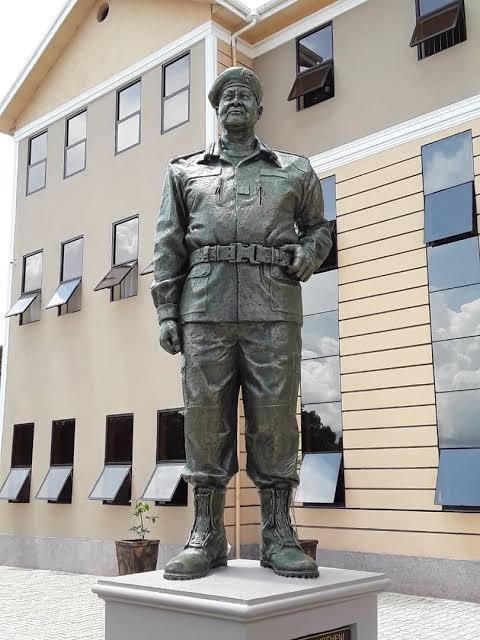 Gen Muhoozi Wants Statue for his Father Museveni