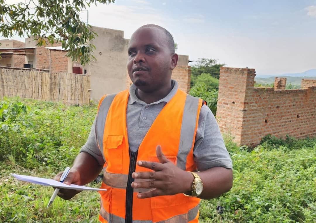 Kitagwenda LC5 chairman asks UWA to speed up installation of electric fence around Queen Elizabeth national park