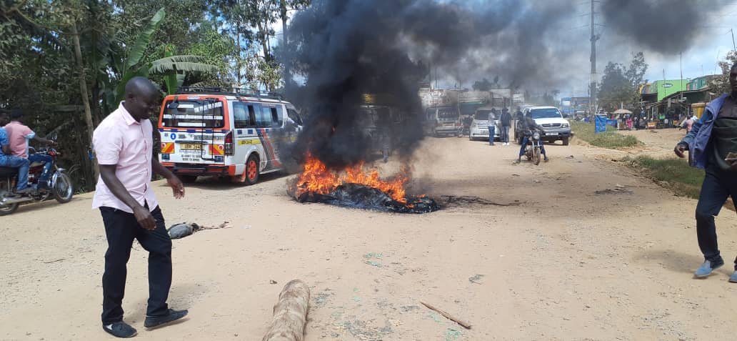 Mukono Residents Block Kampala- Jinja Highway in Protest Over Dust