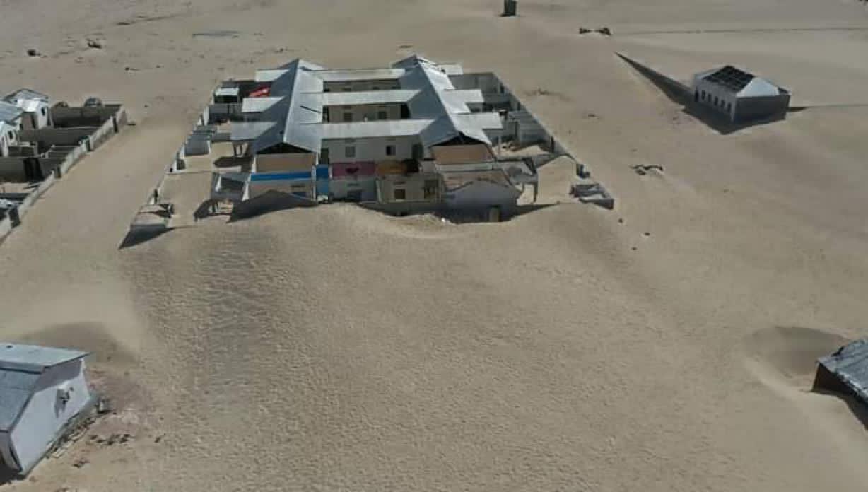 Buried by Sand: A Historical Perspective on the Coastal Crisis in Somalia's Kulub and Dhinowda