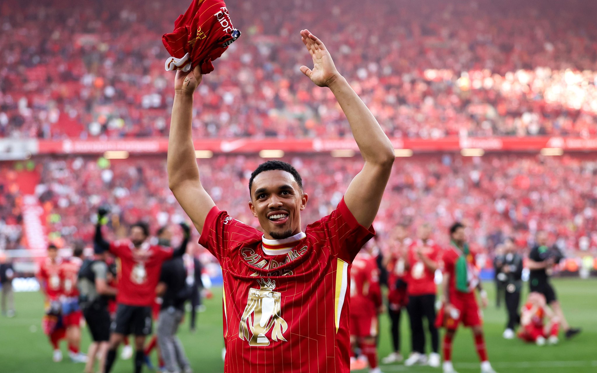 Alexander-Arnold Announces Liverpool Departure