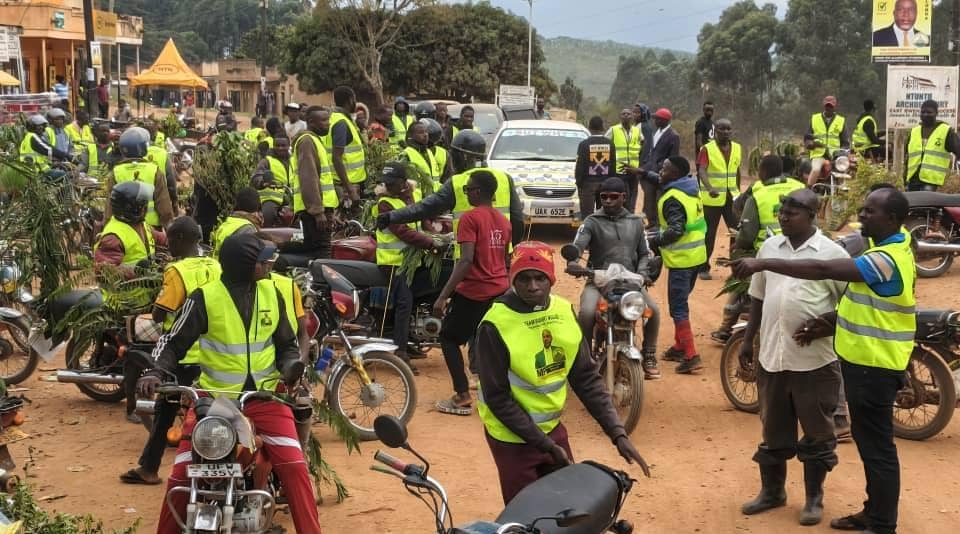 Kitagwenda Residents Celebrate Mugabe's MP Nomination