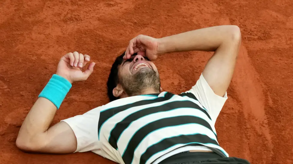 Alcaraz stuns Sinner in classic French Open final