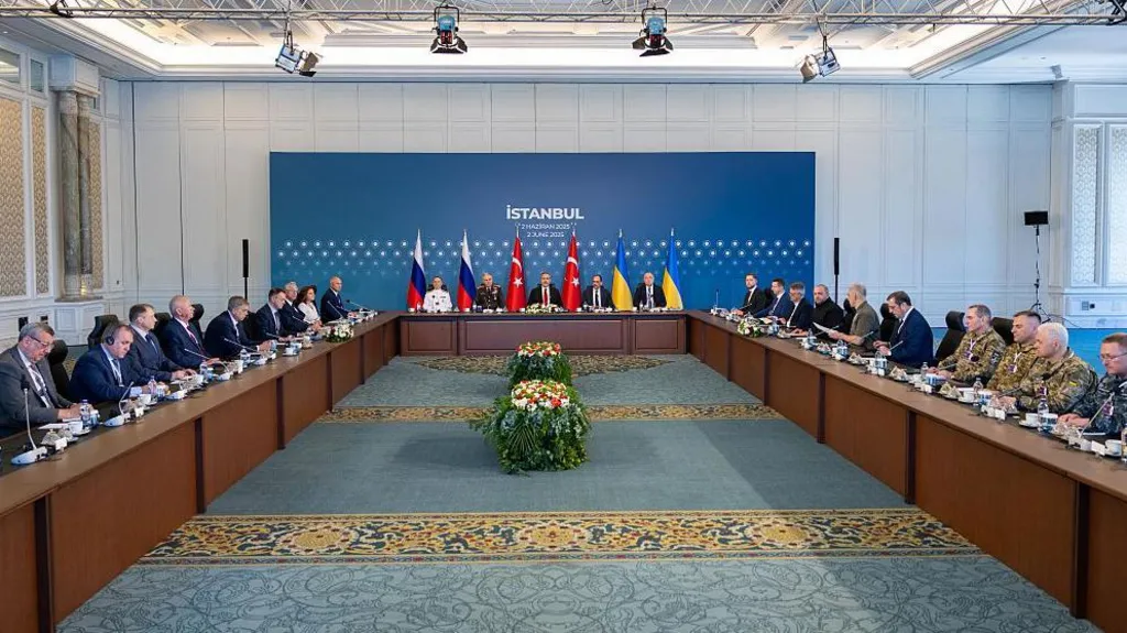 Russia and Ukraine fail again to agree ceasefire but commit to prisoner swap