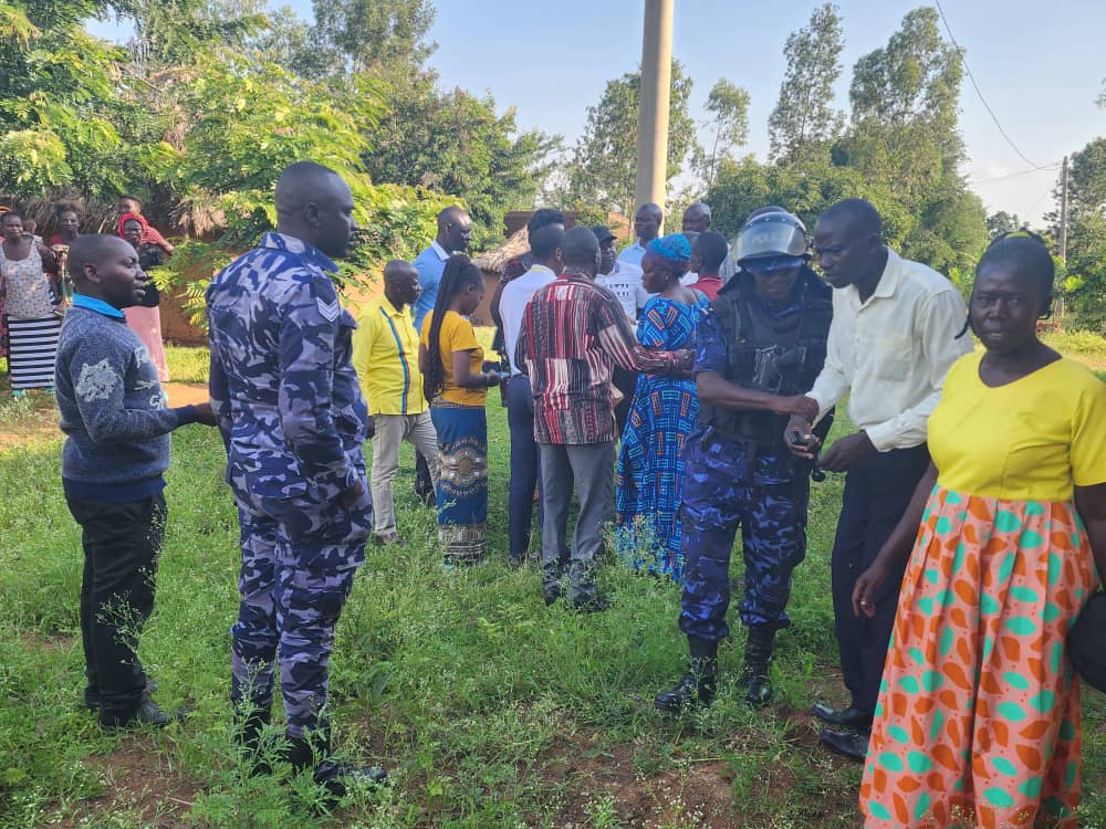 Chaos rocks NRM register verification in Tororo as locals accuse MPs of manipulation