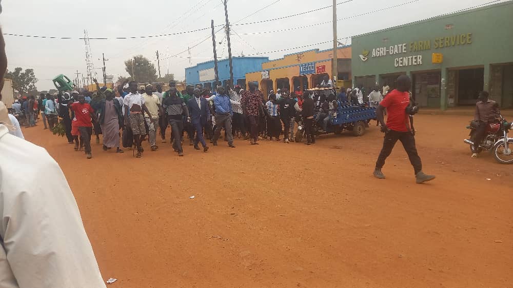 Protesting Kuru SS Students March Headteacher to District Office