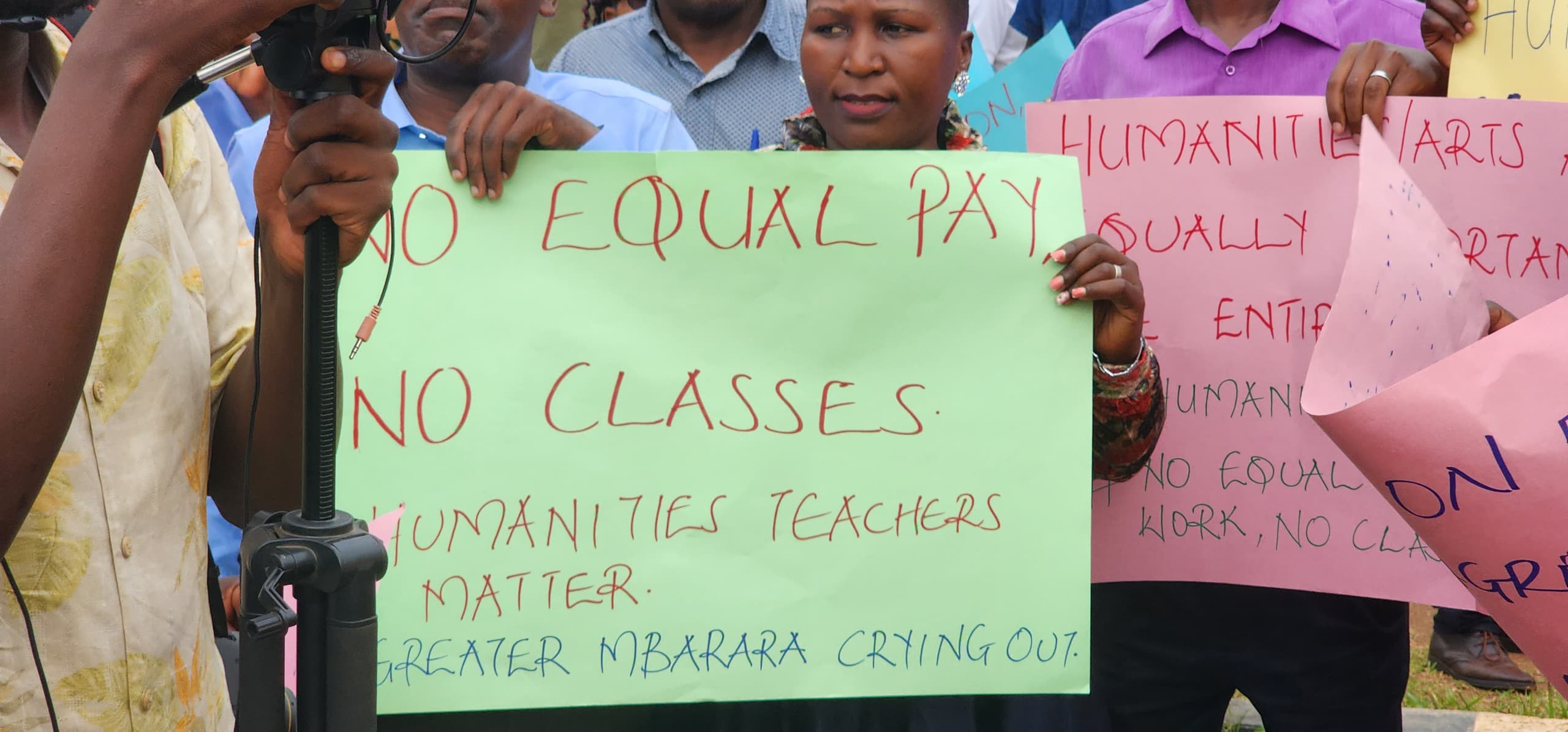 Arts Teachers Deny Return-to-Class Deal, Demand Full Pay Rise