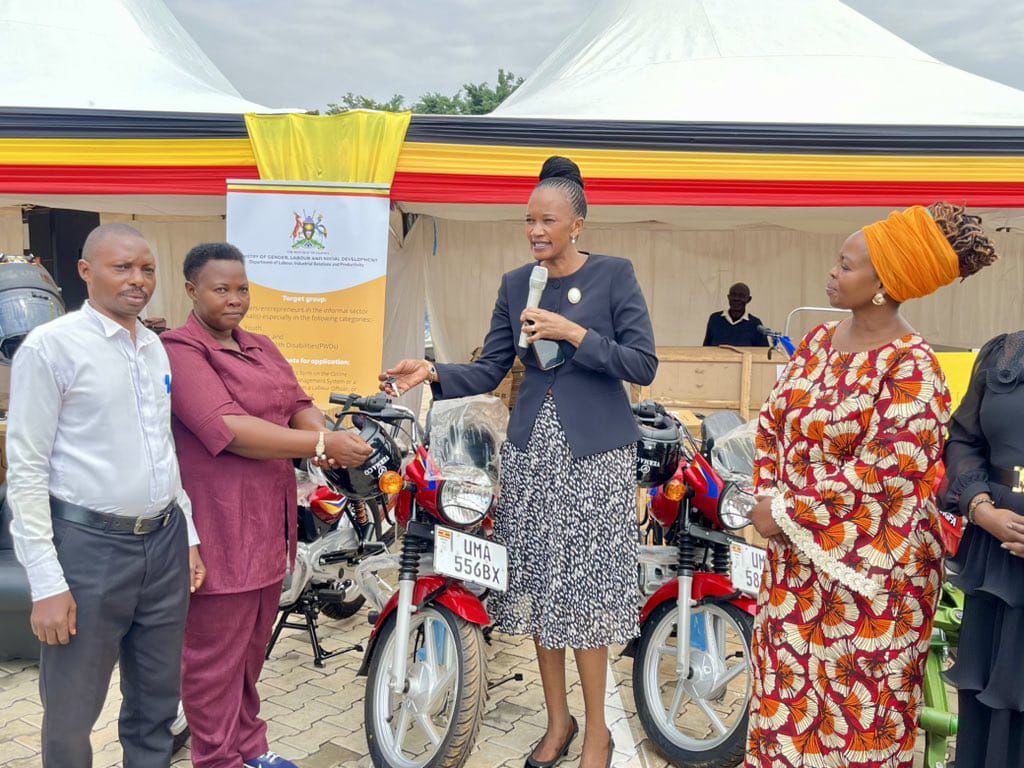 Govt Hands Over Business Toolkits to 1,417 Informal Sector Workers