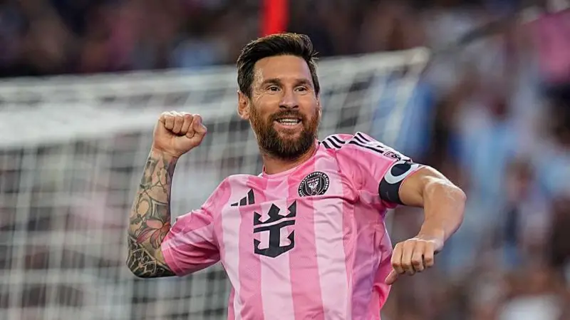 Messi scores twice to break MLS scoring record in Miami win