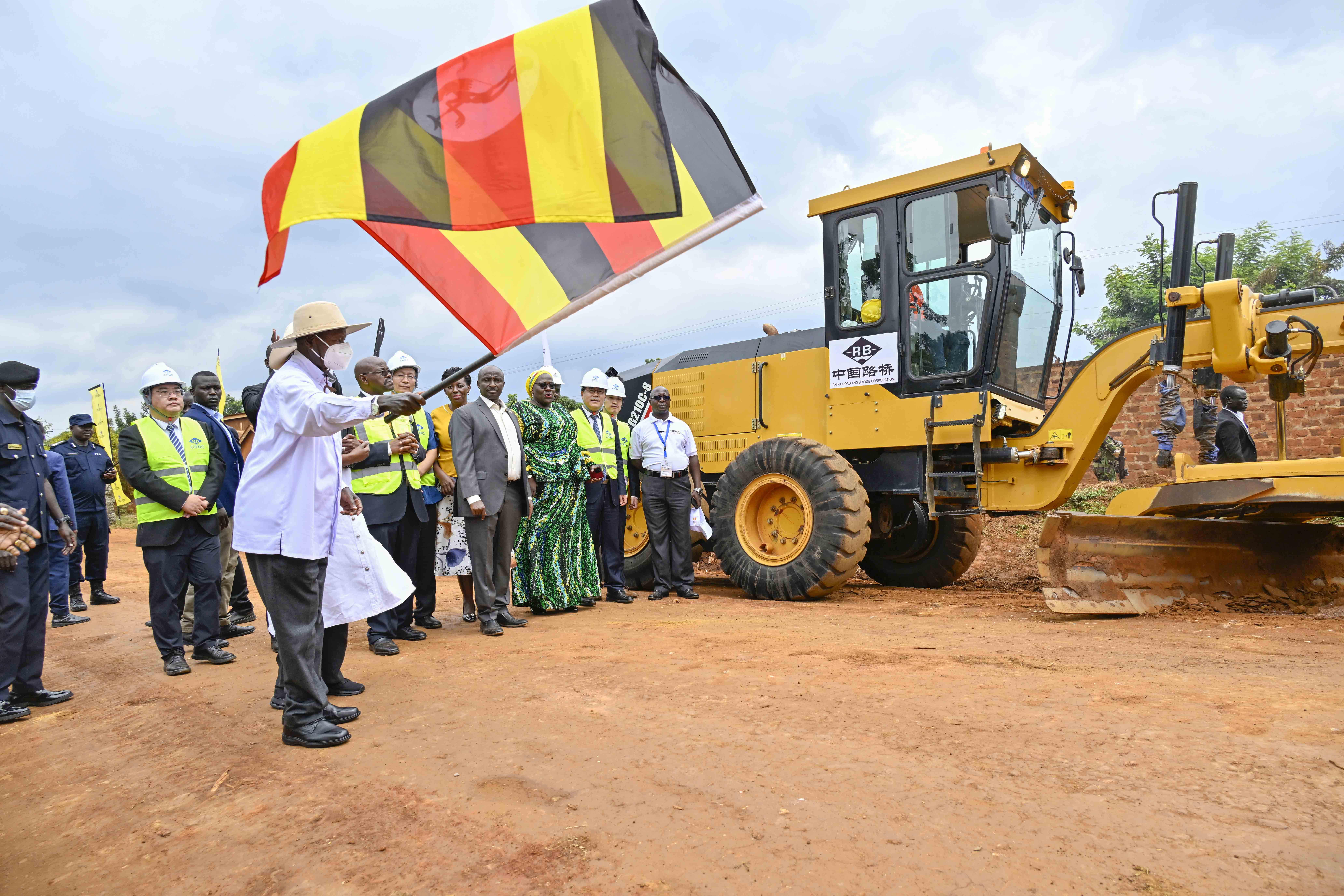 Museveni Flags off Construction of Kayunga-Galiraya Road to Link Northern and Central Uganda
