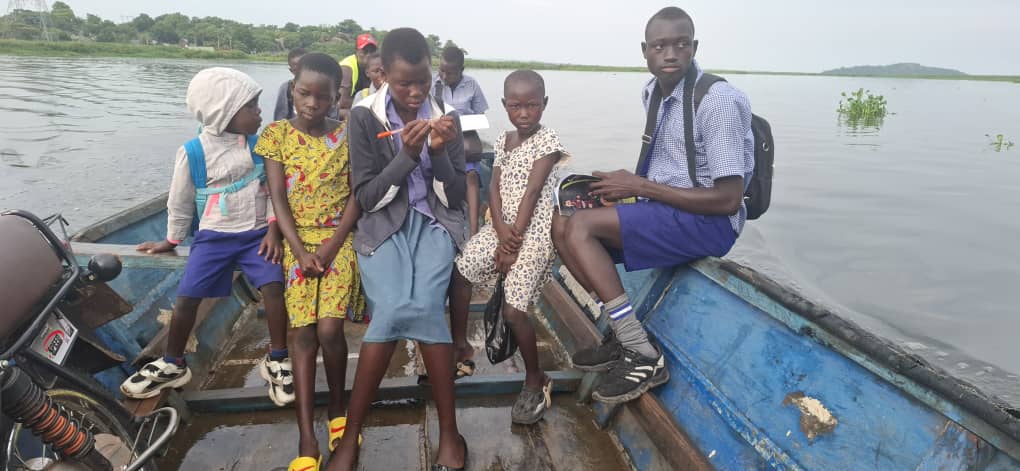 Braving the Nile: 30 Pupils Cross River Daily in Pursuit of Better Education in Moyo
