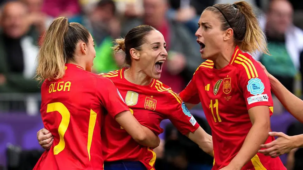 Spain put six past Belgium to close in on knockouts