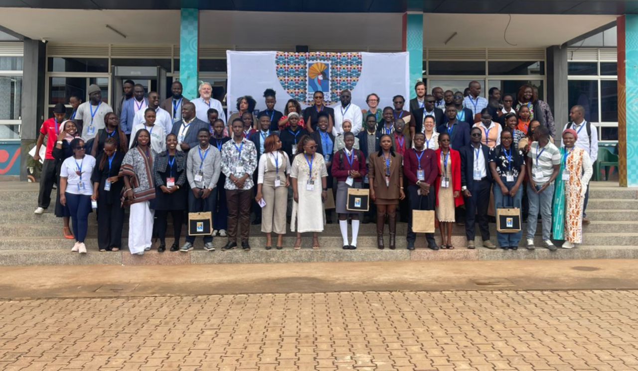 Experts Warn of AI Misuse, Personal Data Abuse