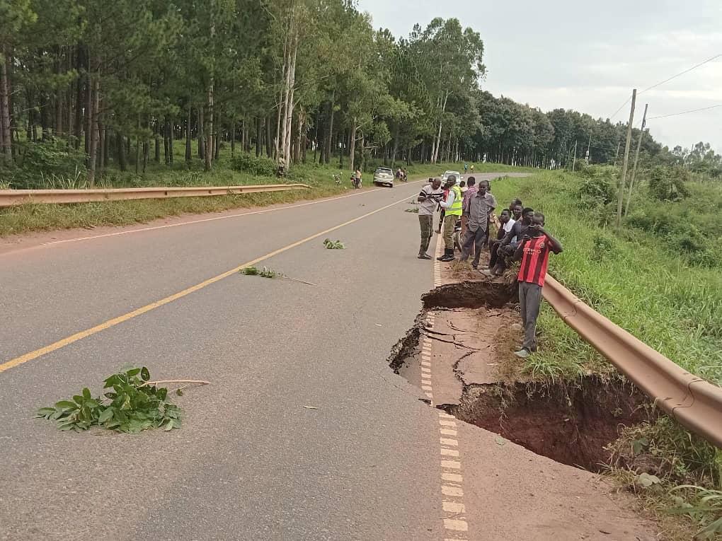 Traffic Diverted as Section of Karuma-Kamdini Road Caves in