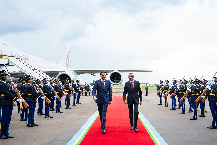 Kagame Hosts Emir of Qatar