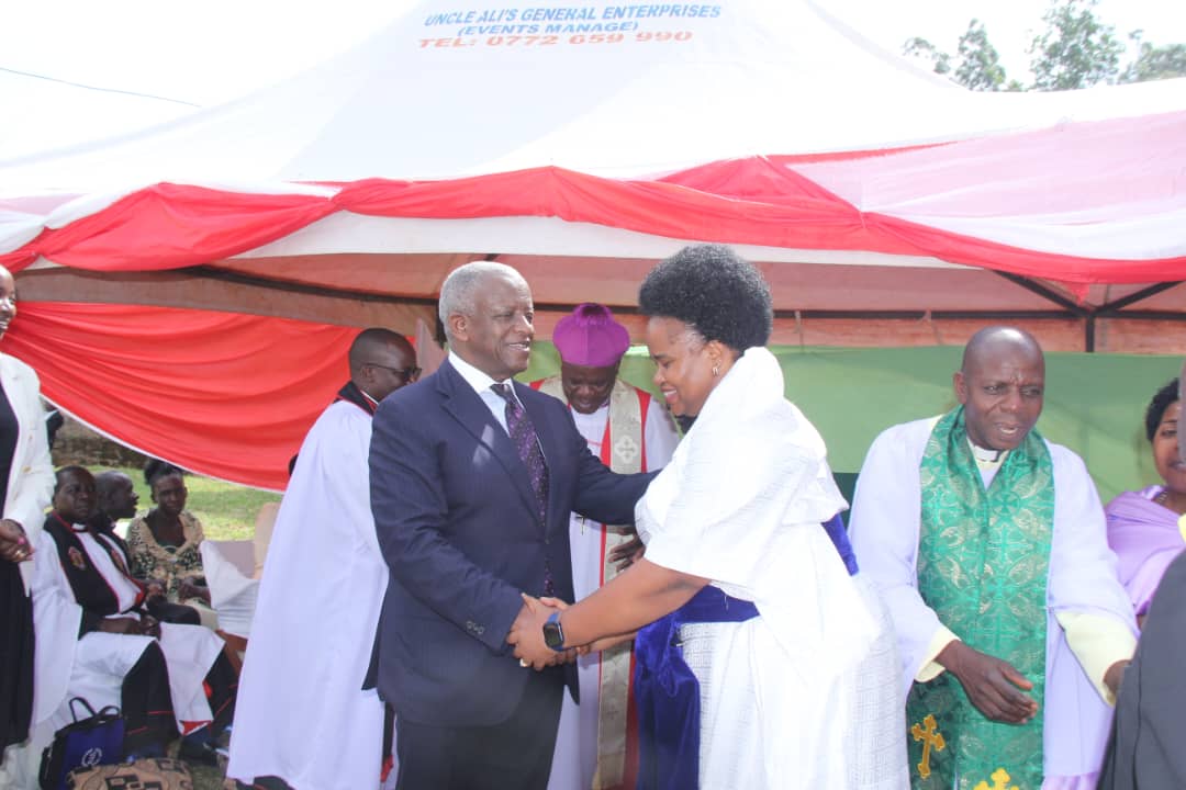 Amama Mbabazi Urges Bunyoro Residents to Support Museveni, NRM for Development