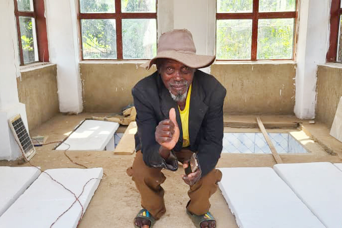 Kikuube Man, 80, Afraid of 'Poor Burial', Builds Own Modern Grave