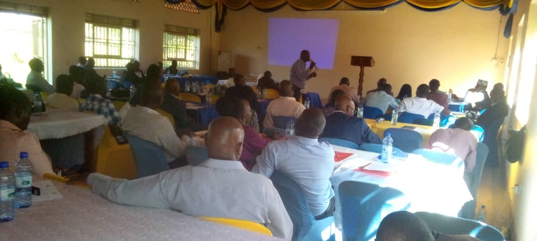 Hoima District Budget Shrinks by Shs900m for 2026/27