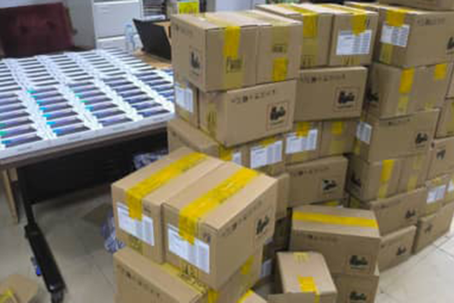 URA Arrests Top Phone Smuggler in Downtown Kampala