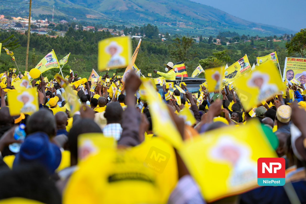 PICTURES: Museveni Promises Isingiro More Road Works