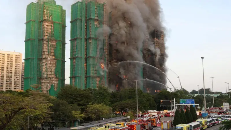 At Least Four Dead as Major Fire Ravages Hong Kong Apartment Blocks
