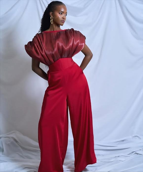 Inside Showtime Sunset Pastel Edition with Miss Shee