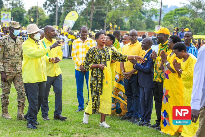 Museveni Pledges Better Roads in Kyenjojo