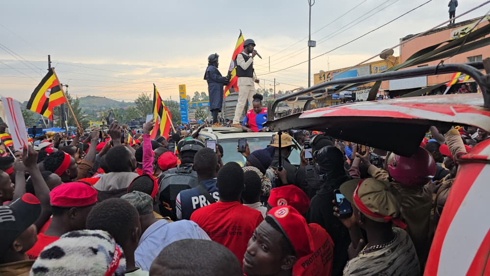 Bobi Draws Massive Crowds in Tooro, Promises Better Tea Prices