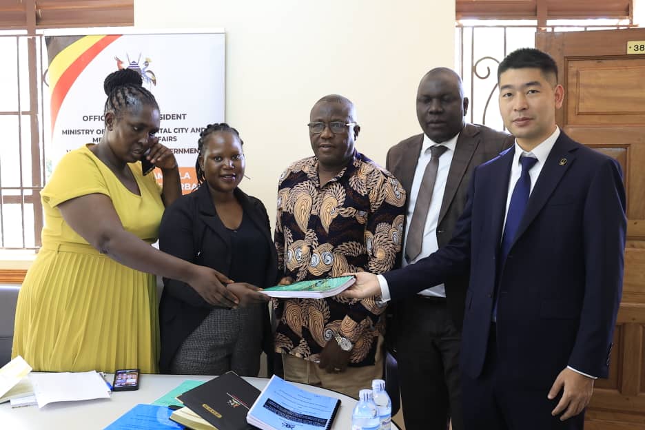 Contractors Warned Against Delays as Wakiso Signs Multi-Billion Road and Market Contracts