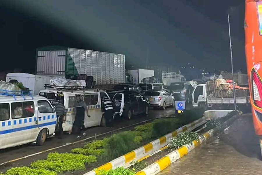 Traffic Gridlock on Masaka–Mpigi Road Leaves Passengers Stranded Overnight