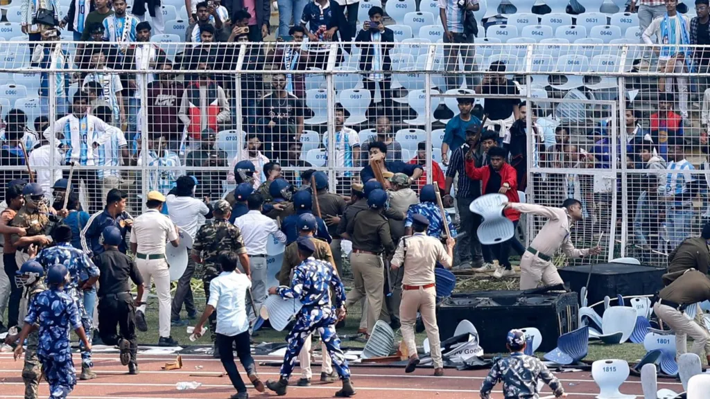 Angry fans throw chairs and bottles at Messi event in India