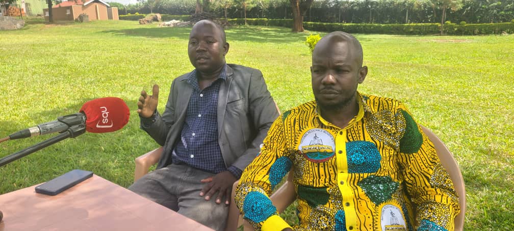 Masindi Mayoral Candidate Peter Wobusobozi Withdraws, Backs NRM Flag Bearer Rogers Amanyire